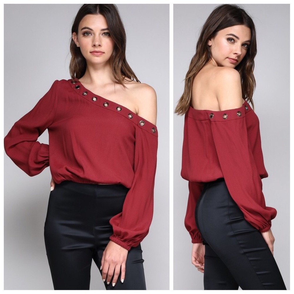 Red off should grommet detail blouse